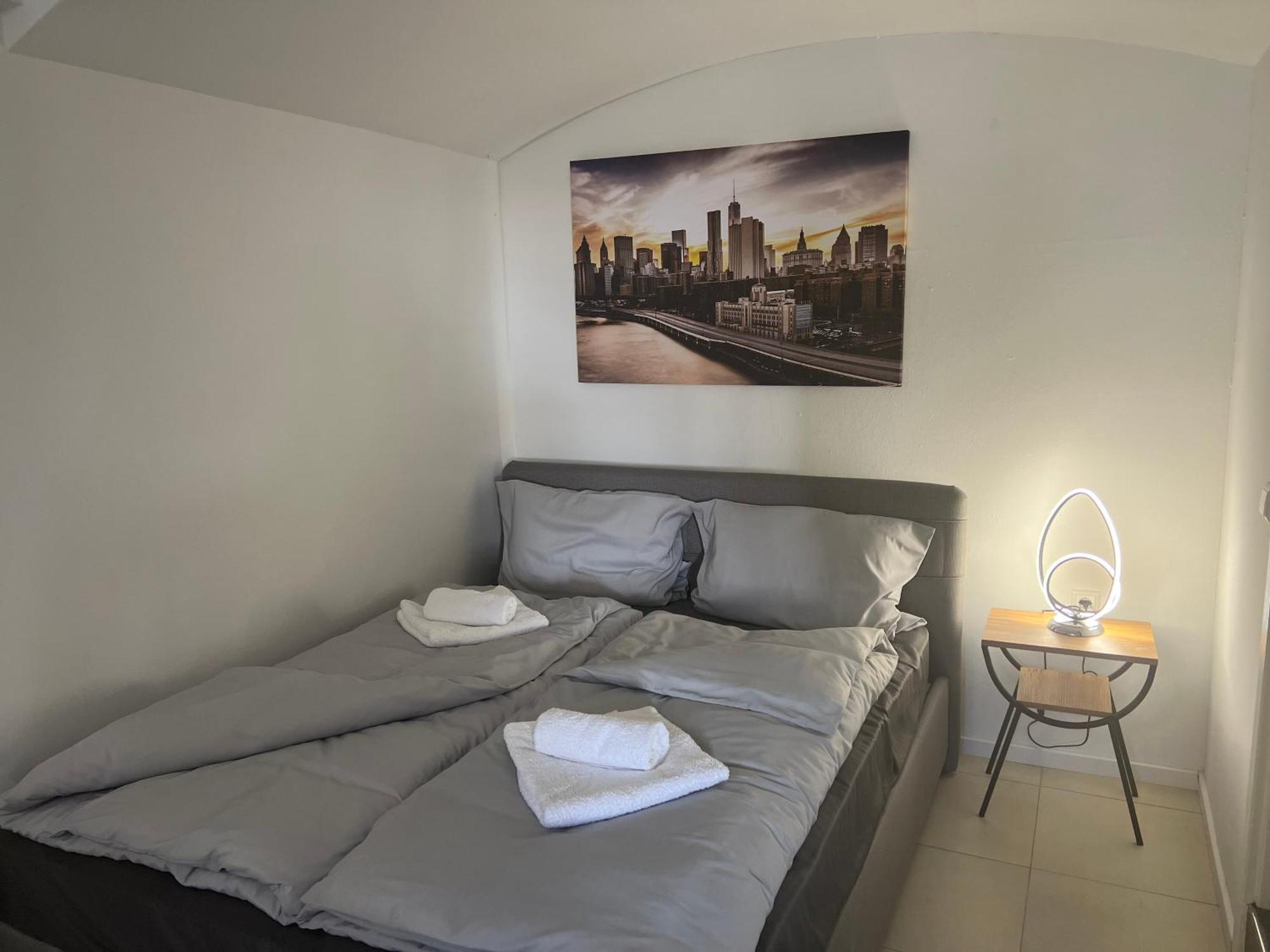 Hilde Apartments Rheinhausen Exterior photo